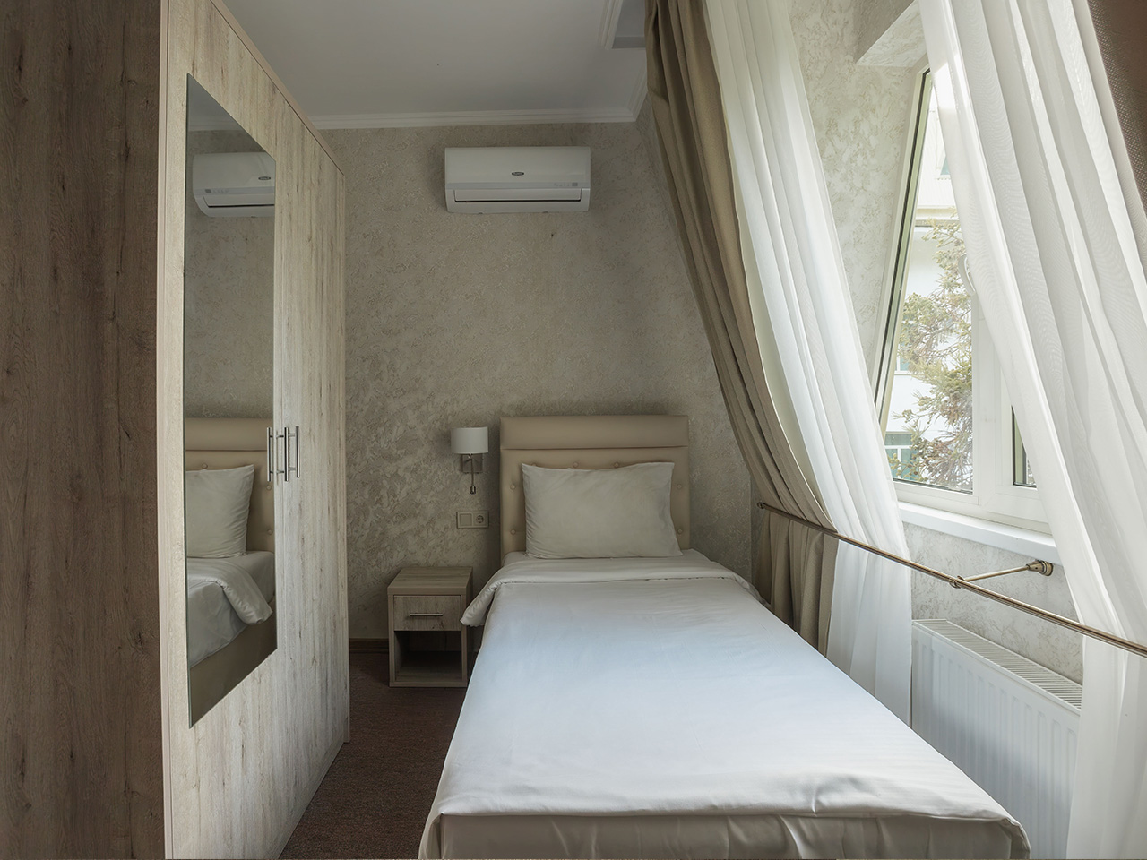 Новый, современный отель в Абхазии